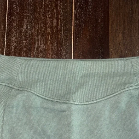Lululemon Scuba Skirt High Rise Medium Army Green - Picture 3 of 5